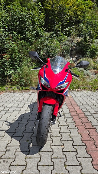 Honda CBR 650R 5 of 11