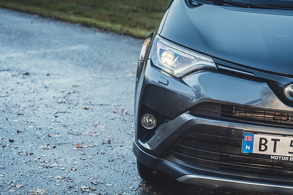 Toyota RAV4 10 of 30