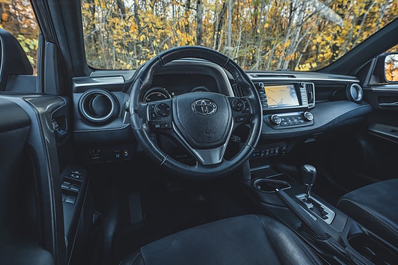 Toyota RAV4 18 of 30