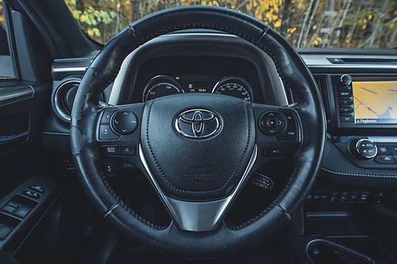 Toyota RAV4 26 of 30