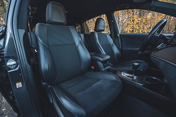 Toyota RAV4 23 of 30