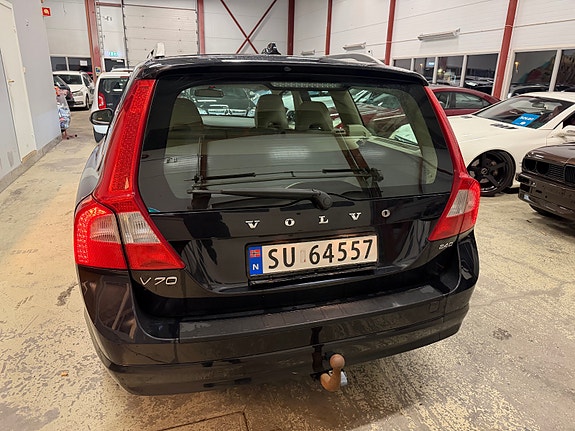 Volvo V70 6 of 26