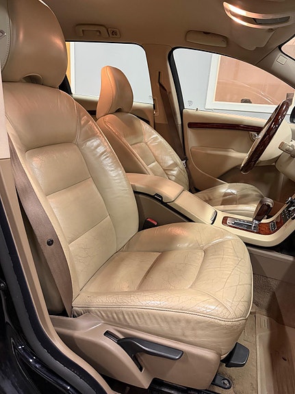 Volvo V70 11 of 26