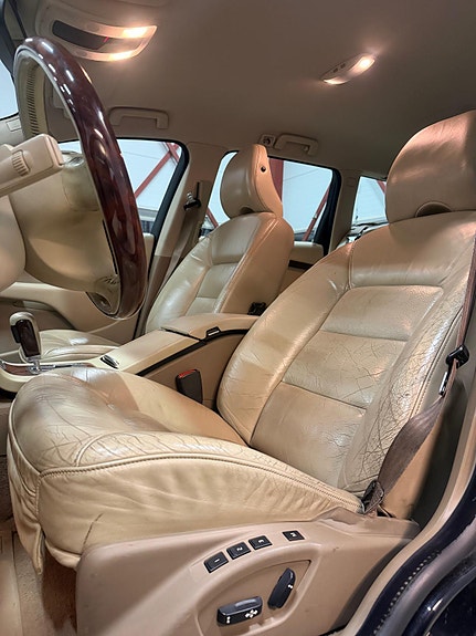 Volvo V70 10 of 26