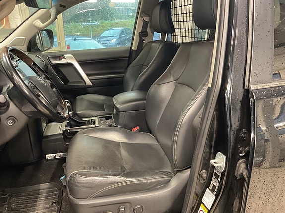 Toyota Land Cruiser 9 of 11
