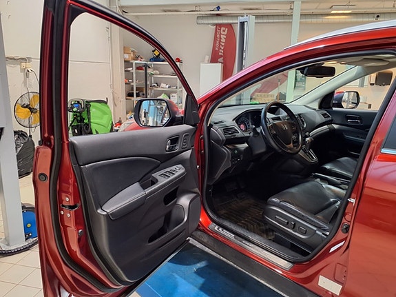 Honda CR-V 9 of 15