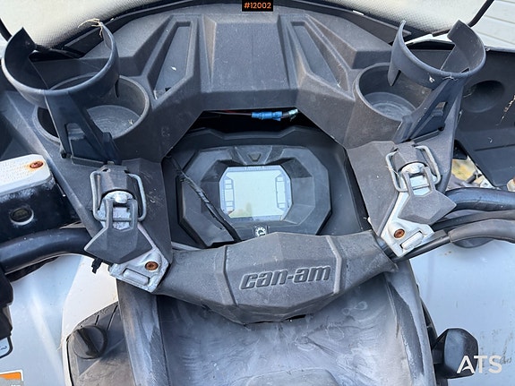 BRP Can-Am Outlander 650 6X6 19 of 30