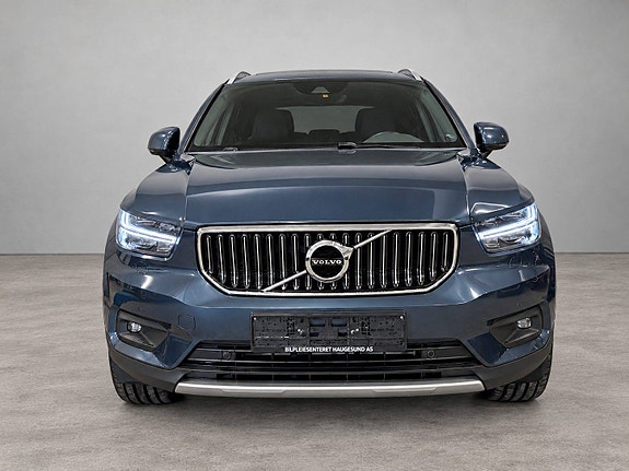 Volvo XC40 4 of 30