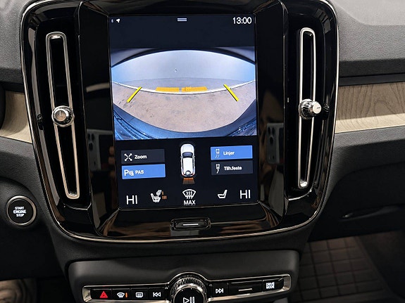 Volvo XC40 28 of 30