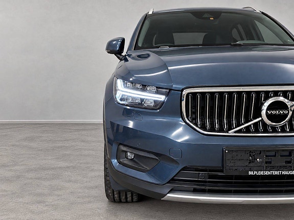 Volvo XC40 3 of 30
