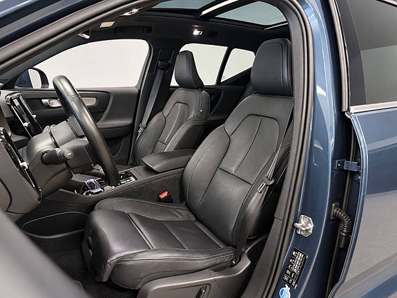 Volvo XC40 21 of 30