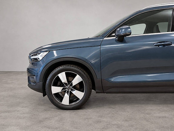 Volvo XC40 12 of 30