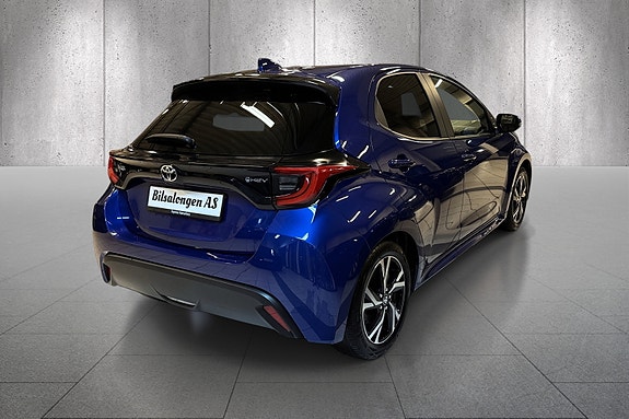 Toyota Yaris 3 of 17