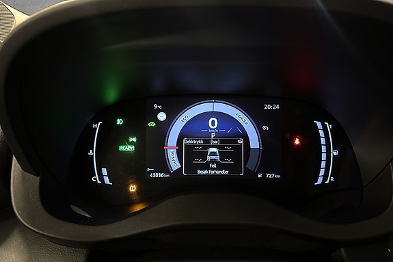 Toyota Yaris 12 of 17