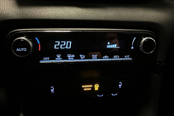 Toyota Yaris 15 of 17