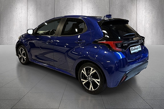 Toyota Yaris 5 of 17