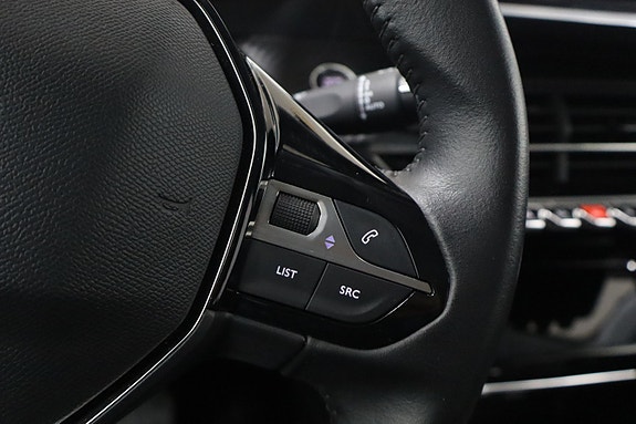 Peugeot e-208 10 of 24