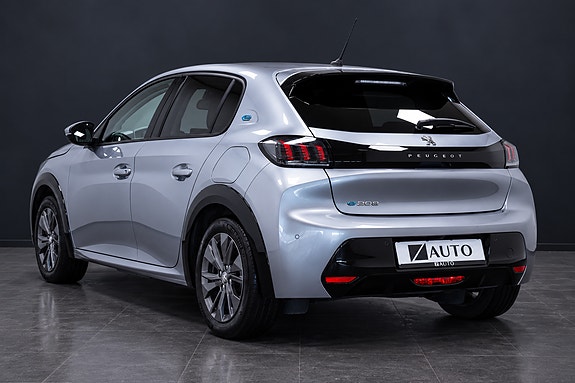 Peugeot e-208 4 of 24
