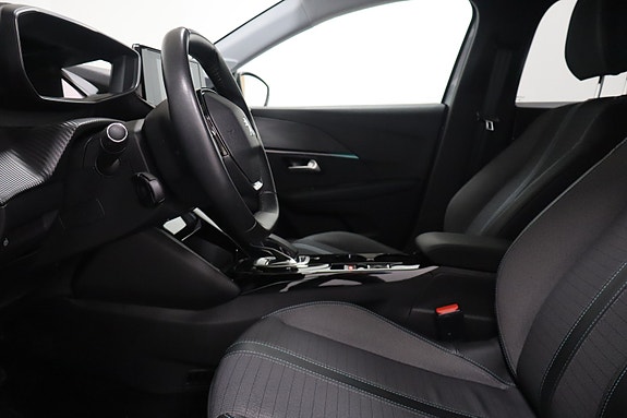Peugeot e-208 7 of 24