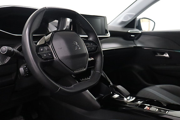 Peugeot e-208 8 of 24
