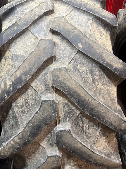 Trelleborg Dekk 650/65r38 og 540/65r28, kr 27 000,-