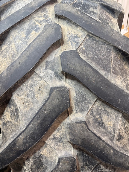Trelleborg Dekk 650/65r38 og 540/65r28, kr 27 000,-
