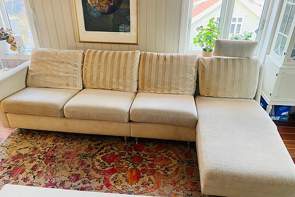 Sofa med sjeselong + lenestol (H85/B56) Lengde på sjeselong er 144 cm