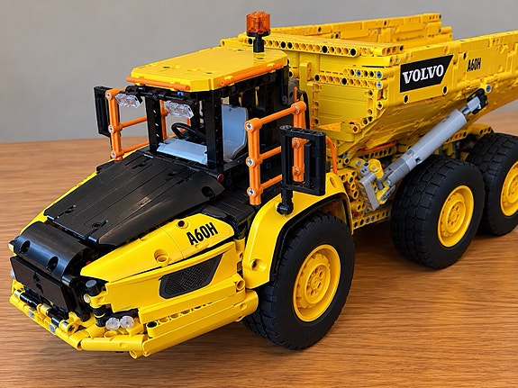 LEGO Technic Volvo A60H 6x6 Dumper – 42114