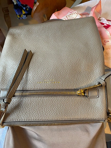 Marc Jacobs crossbody-veske i skinn, taupe