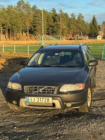 Volvo XC70 2 of 30