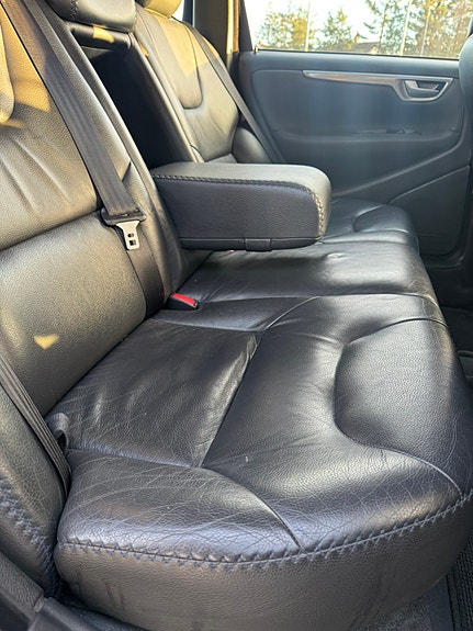 Volvo XC70 15 of 30