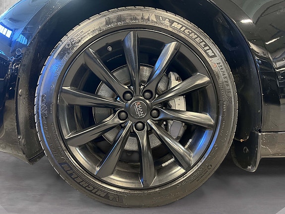 Tesla Model 3 9 of 26