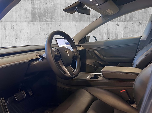Tesla Model 3 12 of 26