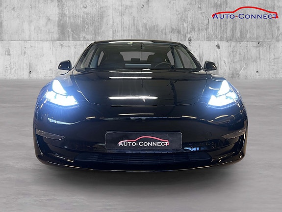 Tesla Model 3 2 of 26