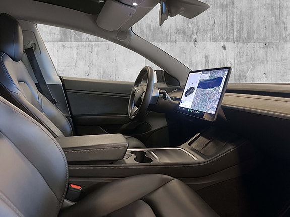Tesla Model 3 14 of 26