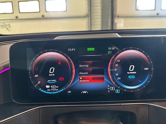 Mercedes-Benz EQC 400 28 of 30