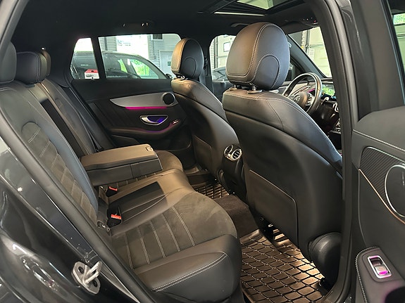 Mercedes-Benz EQC 400 22 of 30