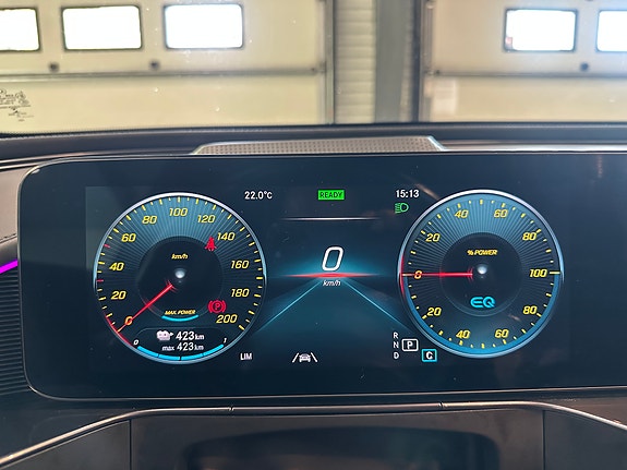 Mercedes-Benz EQC 400 27 of 30
