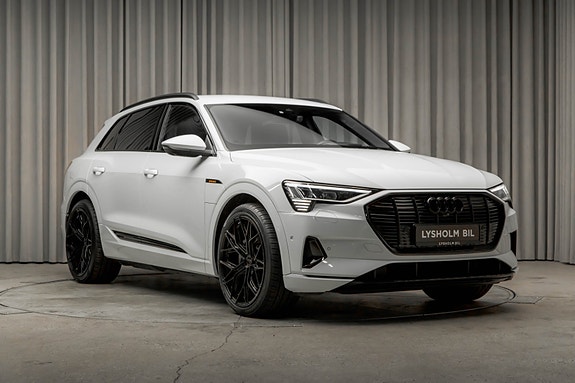 Audi e-tron 2 of 30