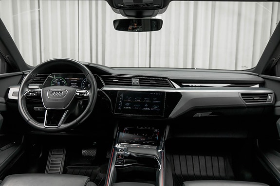 Audi e-tron 23 of 30