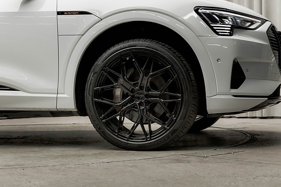 Audi e-tron 6 of 30