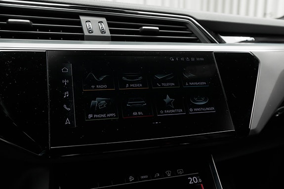 Audi e-tron 28 of 30