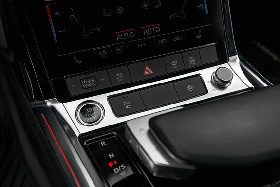 Audi e-tron 26 of 30