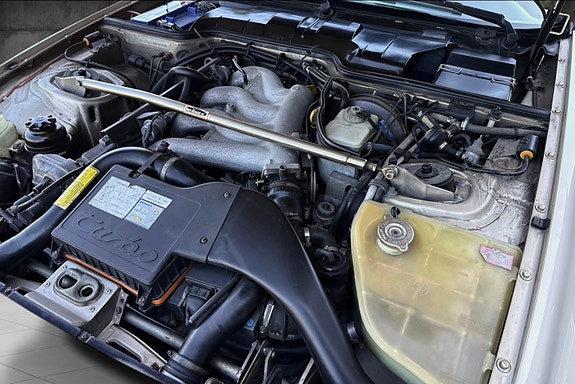Porsche 944 7 of 18
