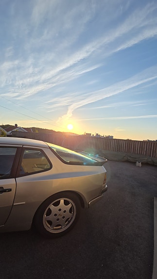 Porsche 944 5 of 18