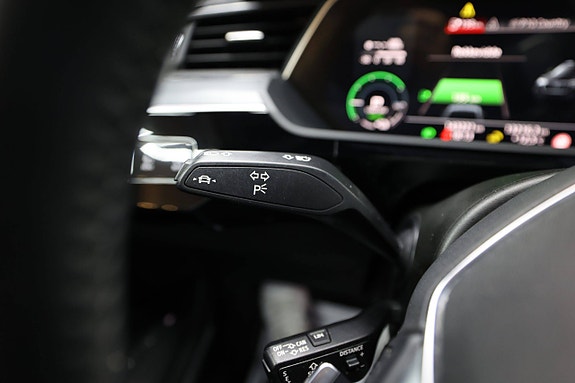 Audi e-tron 29 of 30