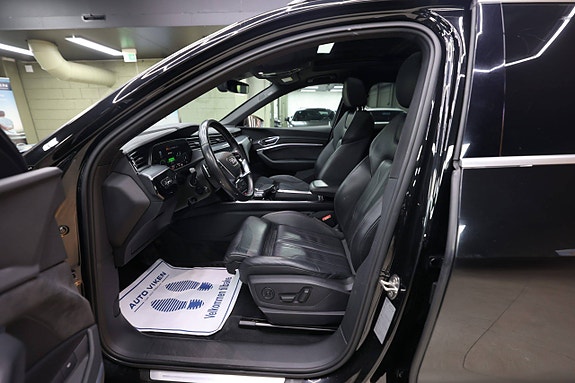 Audi e-tron 23 of 30