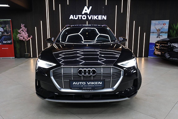 Audi e-tron 3 of 30