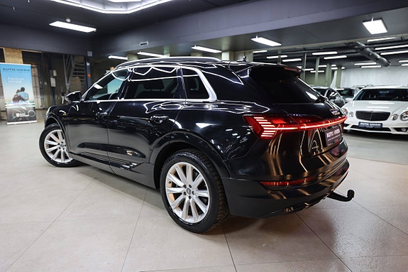 Audi e-tron 6 of 30