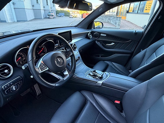Mercedes-Benz GLC 350 e 17 of 30